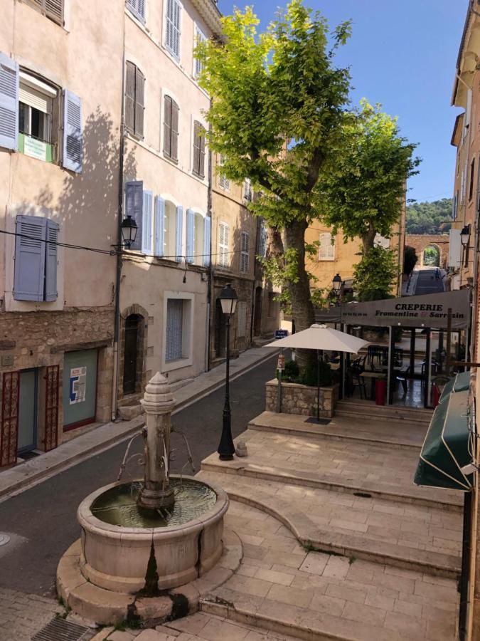 Fontaine Apartamento Aups Exterior foto
